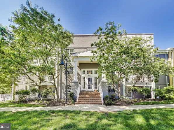 4077 S Four Mile Run Dr Unit 204, Arlington, VA 22204