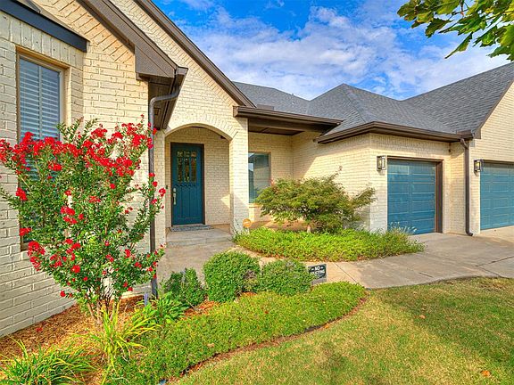 3rd image of 15617 Fountain Creek Ln