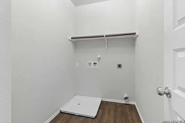 2434 Dry Moss Way — Photo 18