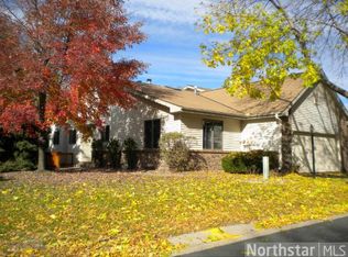 557 Deer Ridge Ln S, Maplewood, MN 55119