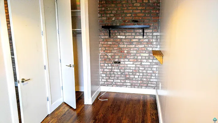 Rented by EXR | media 18