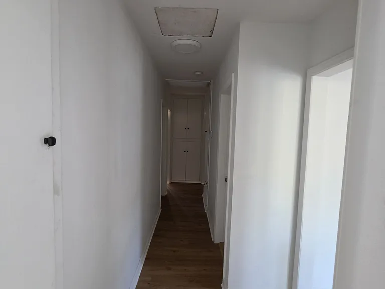 718 S Barclay Ave — Photo 2