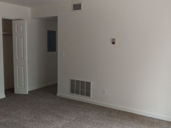 2nd image of 1225 W Prospect Rd APT Q24