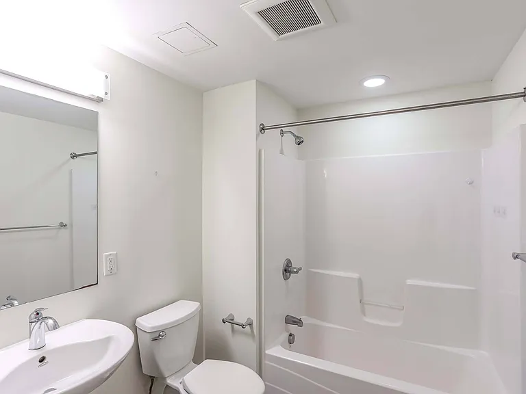 7 Cameron Apartments — Photo 20