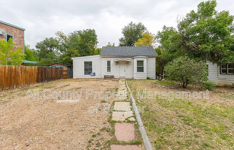 2245 Grove Cir — Photo 1