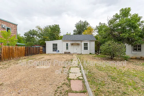 2245 Grove Cir Photo 1