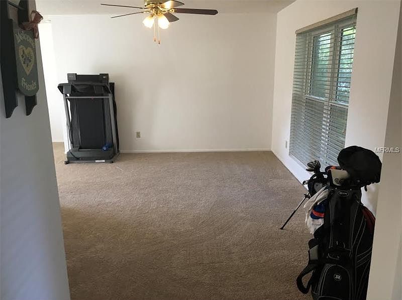 2nd image of 1405 Carriage Oak Ct