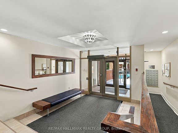 4th image of 959 N River Rd #401