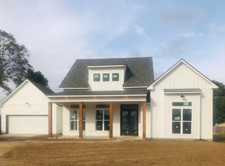 211 Glasgow Dr, Lafayette, LA 70508