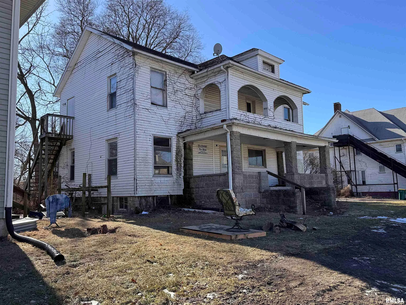 309 W Adams St photo 1