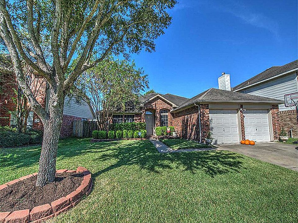 1st image of 2302 Glendavon Ln