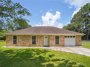 70247 Fuchsia St, Abita Springs, LA 70420