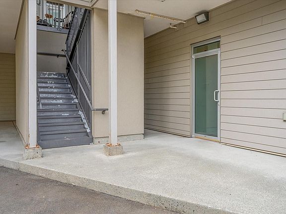 3rd image of 5170 Dunster Rd #205