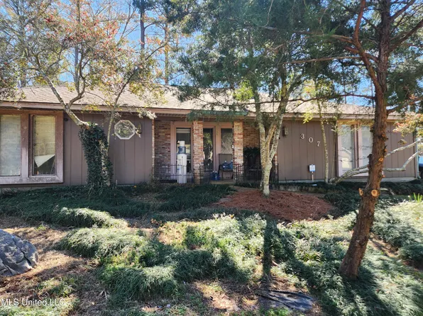 307 Lakeside Dr, Brandon, MS 39047