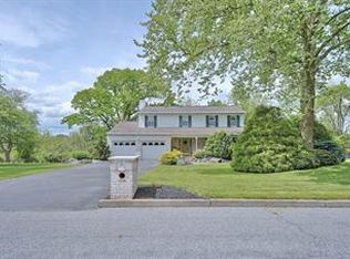 1945 Little John Ln, Allentown, PA 18103