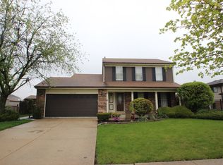 20W458 Camder Dr, Downers Grove, IL 60516