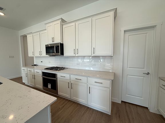 5th image of 804 Warleggan Way