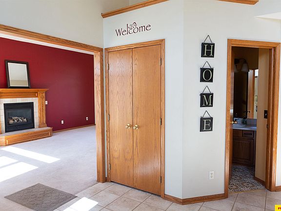 5th image of 622 Thornbird Dr