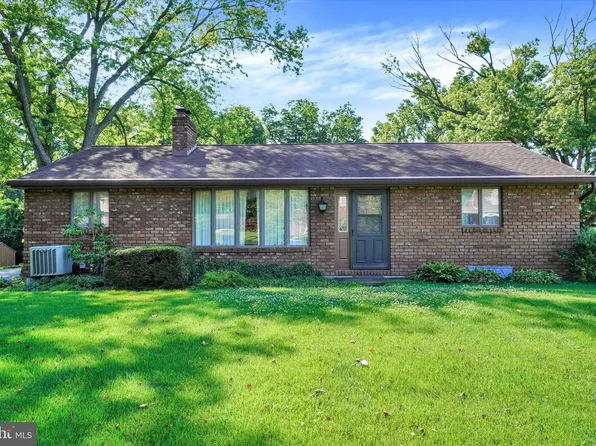 406 Beaumont Rd, York, PA 17403