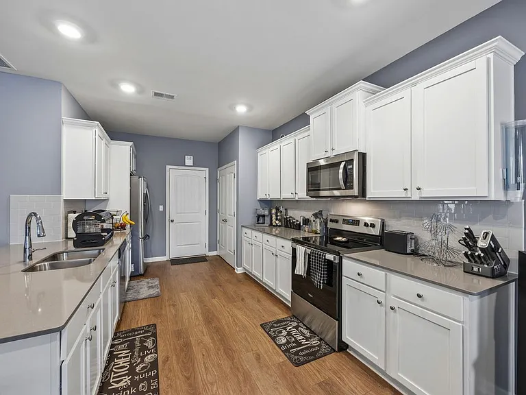 324 Denton Way — Photo 4