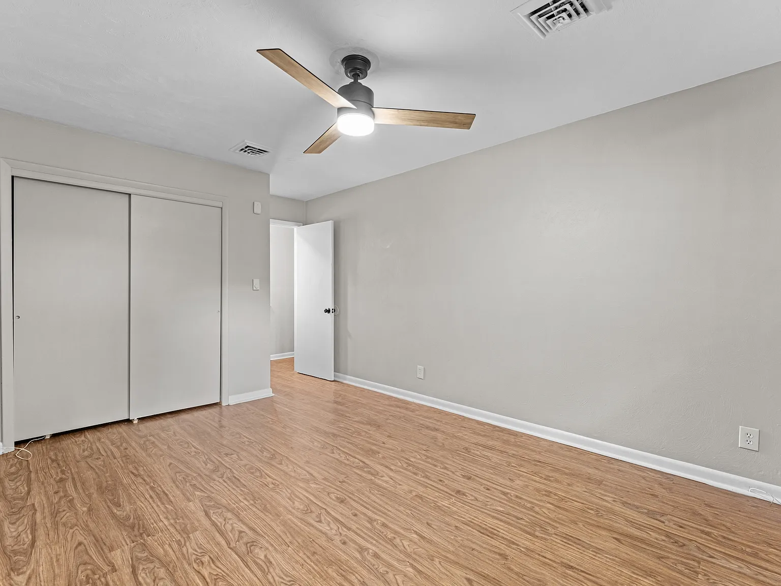 3301 Marne Avenue - 1 — Photo 2