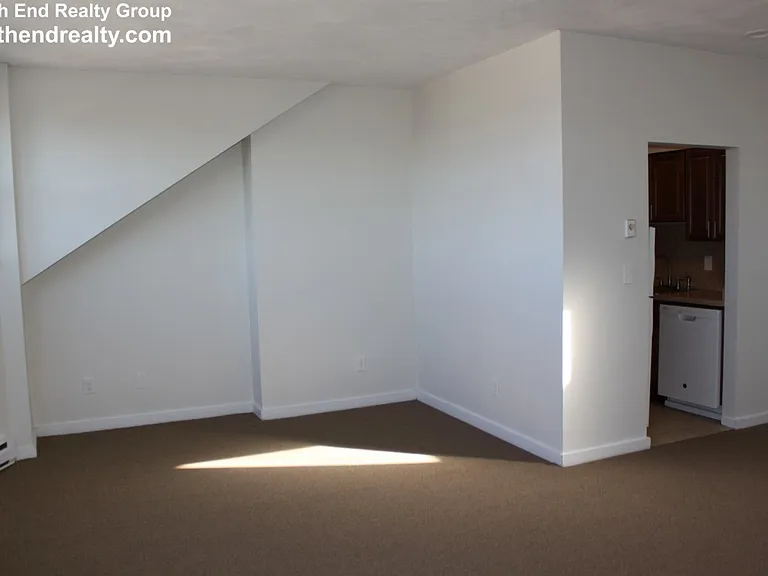 483 E Broadway #8 — Photo 6