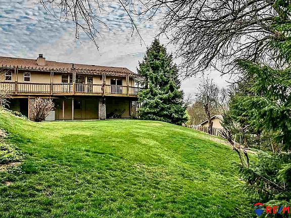 3rd image of 21416 Honeysuckle Dr