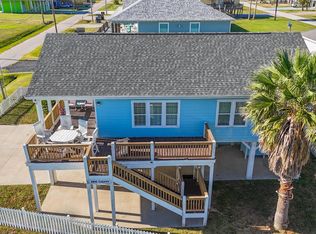 2895 Laguna Dr, Crystal Beach, TX 77650