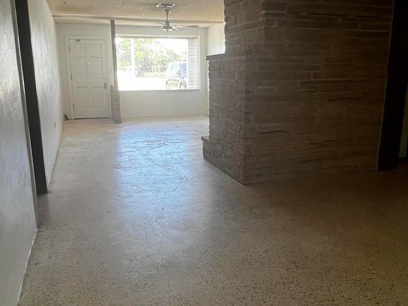 5th image of 104 E Pasco Ln