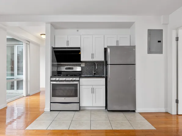 139-30 34th Avenue image 14 of 20