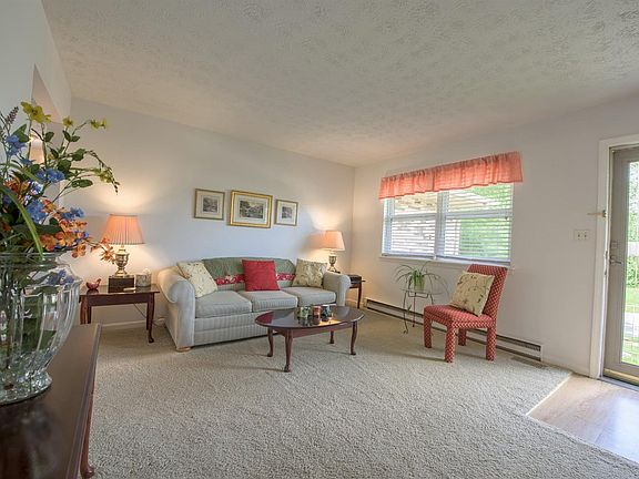 2nd image of 336 Chamberlain Dr