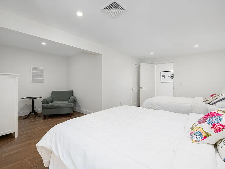 21 Ocean Heights Rd — Photo 3