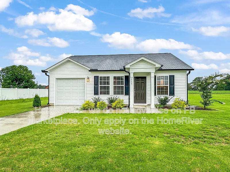 3 bed, 2.0 bath, 1426 sqft, $1,800 — Photo 1
