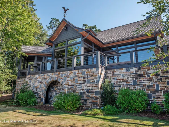 58 S Point Dr, Alexander City, AL 35010