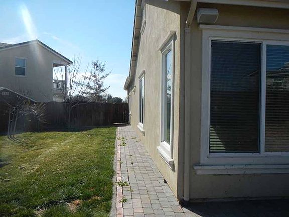 3rd image of 8834 Fiador Ct