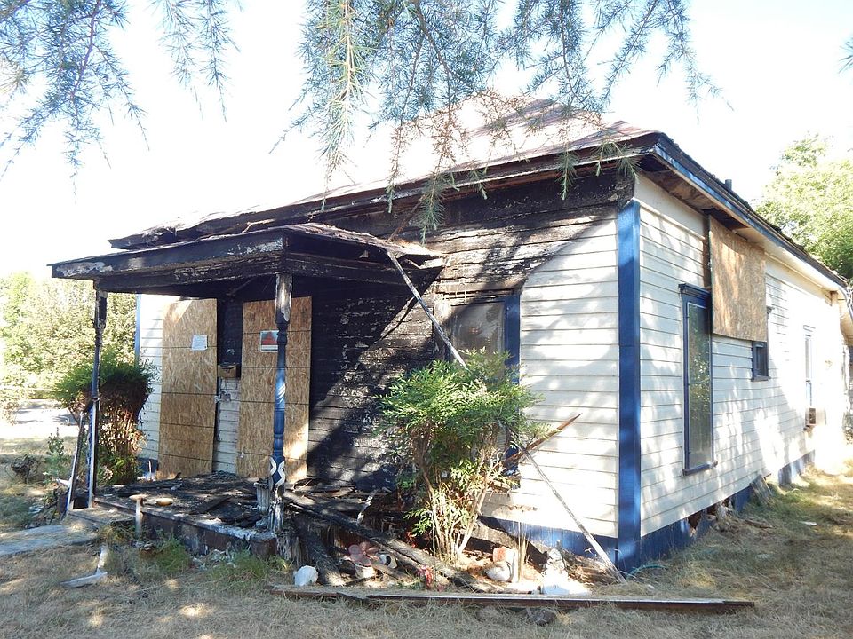 2nd image of 230 N 6th St