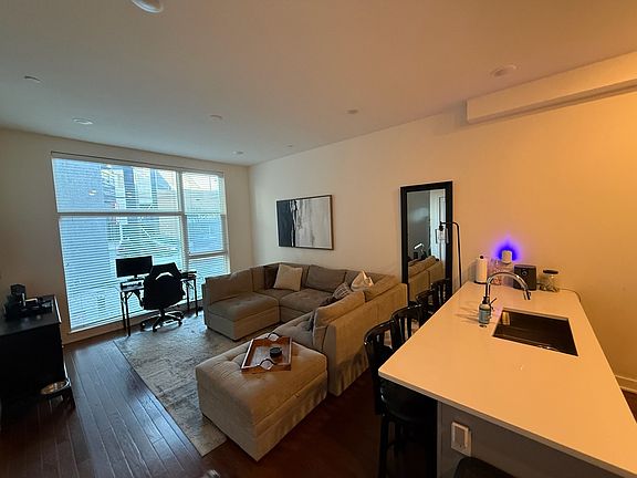 4th image of 1115 Germantown Ave #1C