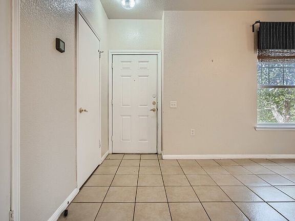 3rd image of 1200 Perez St Building B