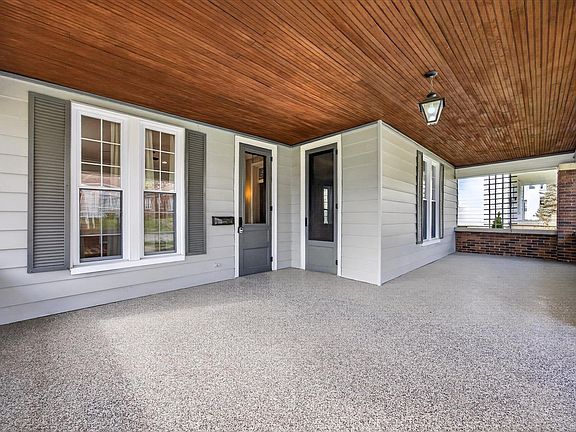 5th image of 1005 E Walnut St