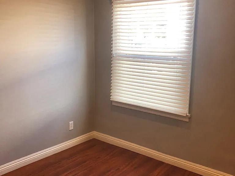 114 W Eulalia St #4 — Photo 36
