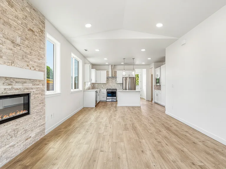 1057 SE Garrison Village Way — Photo 25