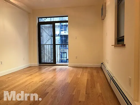 Rented by Mdrn Residential | media 9