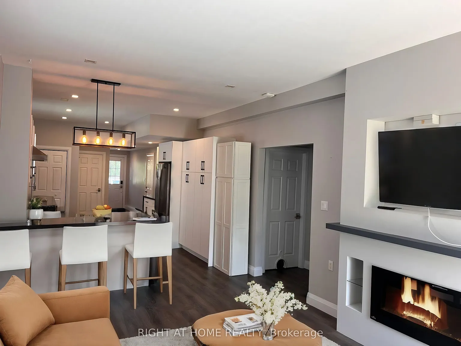 1 bed, $1,900 — Photo 3