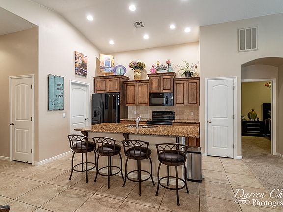 5th image of 2572 E Desert Cliff Dr