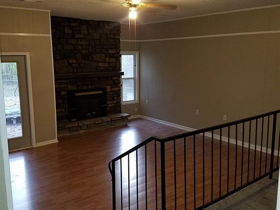 4th image of 331 Plum Hollow Blvd