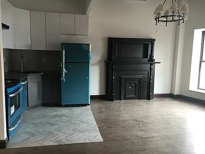 2nd image of 163 Halsey St #Four