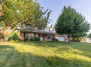 420 Iroquois St, Emmaus, PA 18049