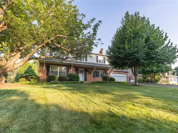 420 Iroquois St, Emmaus, PA 18049