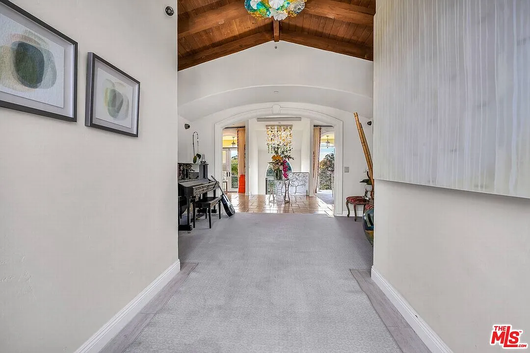 6 bed, 7.0 bath, 4874 sqft, $21,500 — Photo 4