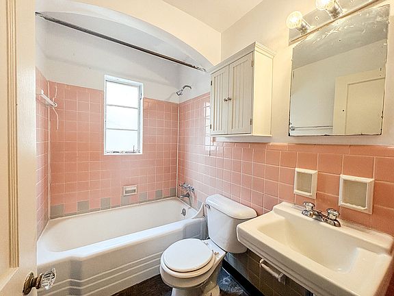 3rd image of 2629 Park Ave APT 1